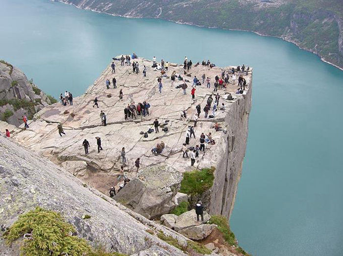 世界上8个最惊心动魄的景点(图2) 世界上8个最惊心动魄的景点(图2)